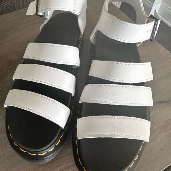 Dr. Martens Blair Hydro leather strap sandals 🩴 - Picture 9 of 10